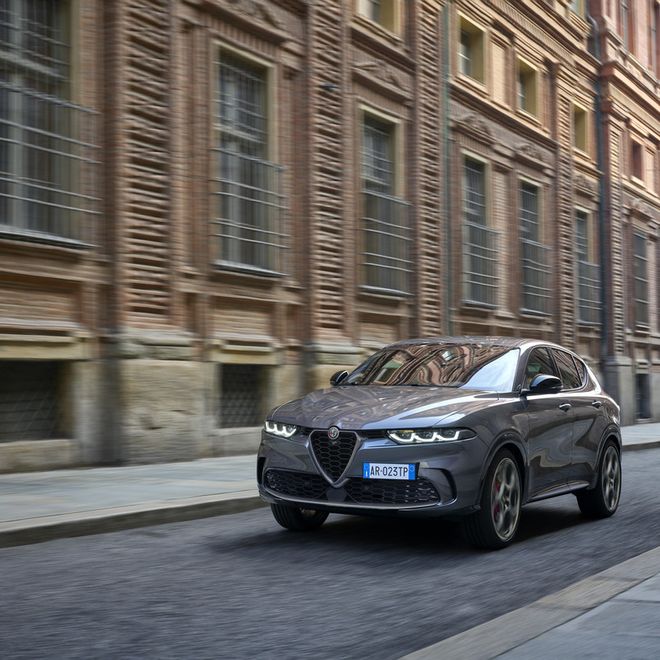 Scegli da Autoingros Alfa Romeo Tonale ora anche Plug-In Hybrid Q4: la Sportività Efficiente di Alfa Romeo