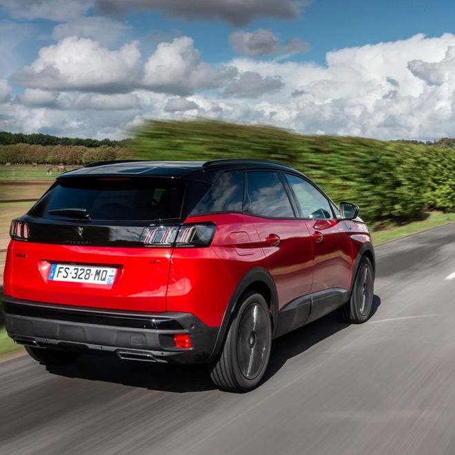 Il black pack di nuova Peugeot 3008 GT