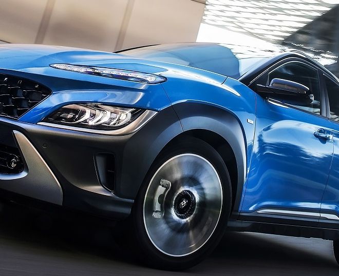 Nuova KONA amplia la gamma elettrificata dei SUV Hyundai