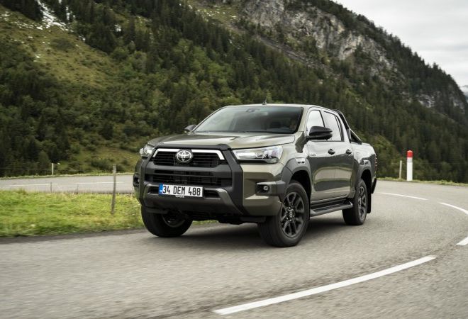 Toyota presenta il nuovo Hilux, il pick up della gamma Toyota professional