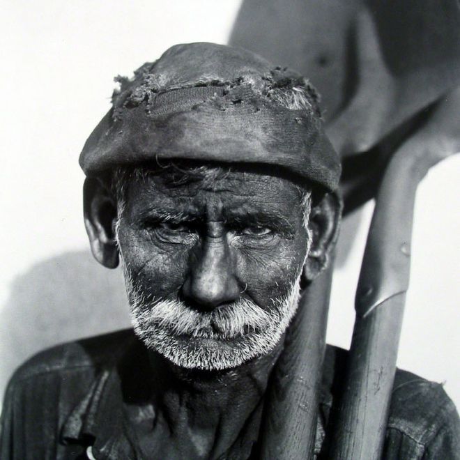 Photo credits: Walker Evans - Coal Dock Worker, Havana, 1932