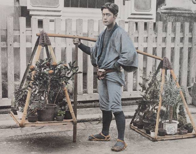 Al Mao, la mostra Hanauri svela il fascino del Giappone con i suoi venditori di fiori