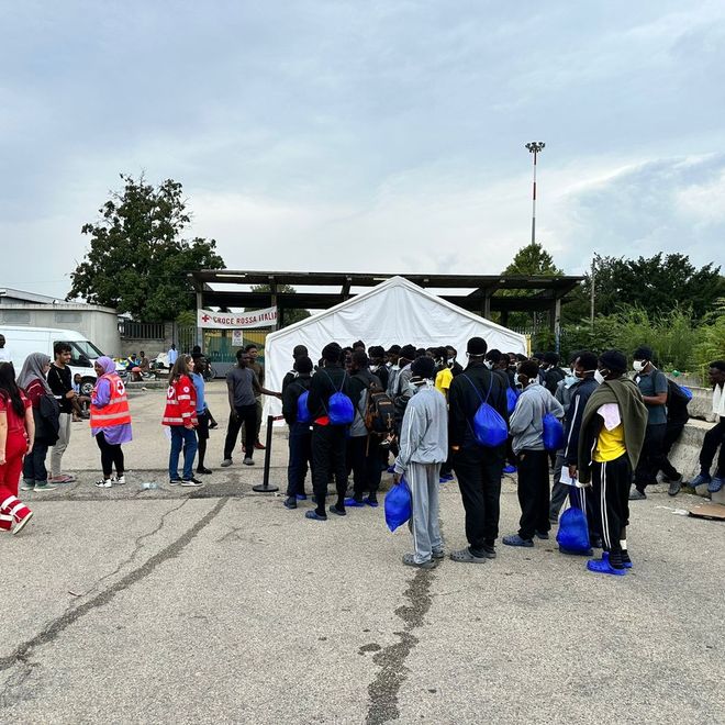 migrati via traves