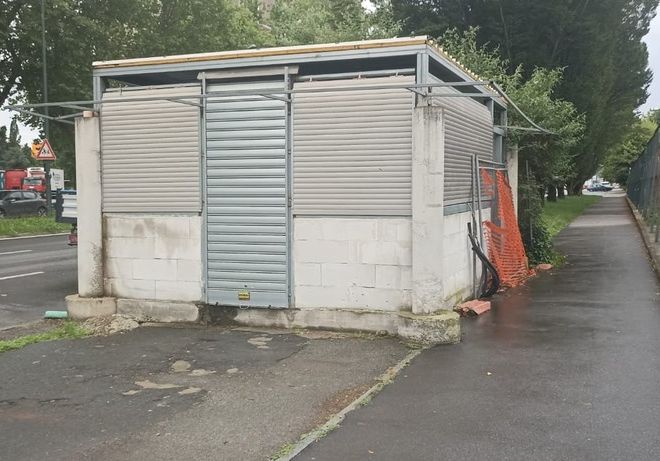 Corso Vercelli, scatta l’ordinanza di rimozione per l’ex chiosco