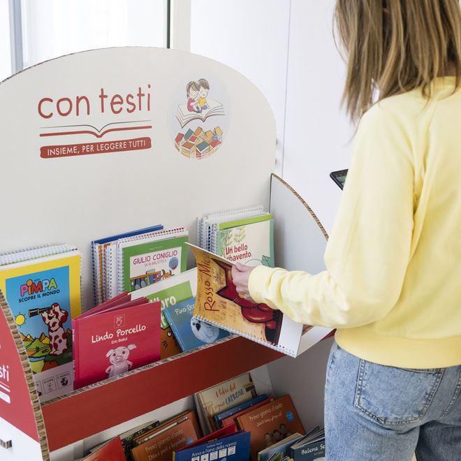 &quot;Con Testi&quot;: il progetto che porta 2.500 libri nelle scuole e in 12 luoghi inediti per favorire l'inclusione