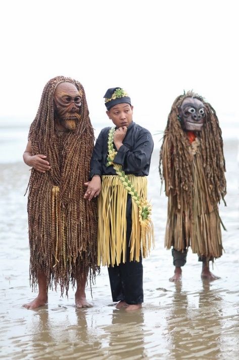 Al Mao apre la mostra fotografica di Rapoport: cinque casi di interazioni fisiche con mondi invisibili