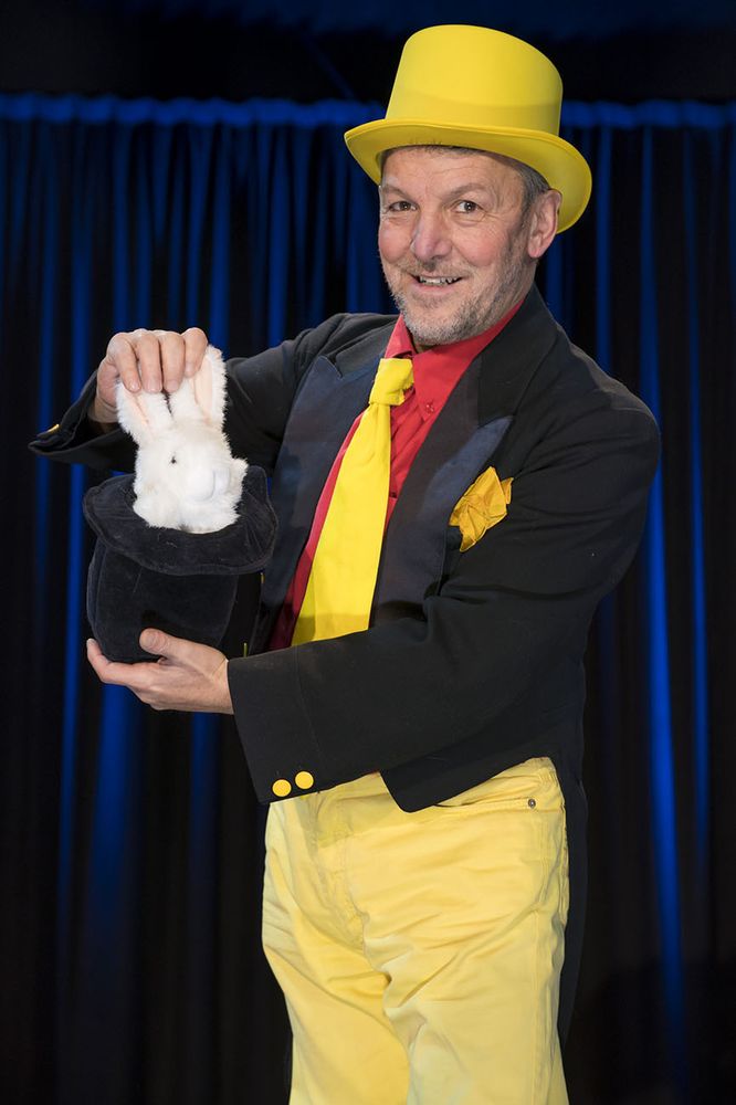 Natalino Contini, il suo magic show al Circolo Amici della Magia Natalino Contini, il suo magic show al Circolo Amici della Magia