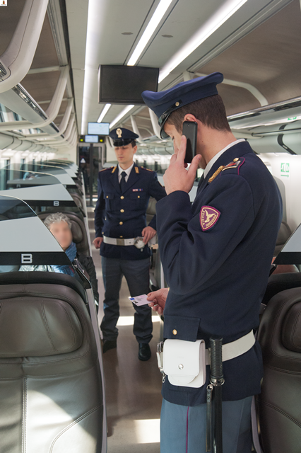 Polizia ferroviaria, giornata di controlli straordinari nelle stazioni di Piemonte e Valle d'Aosta Polizia ferroviaria, giornata di controlli straordinari nelle stazioni di Piemonte e Valle d'Aosta