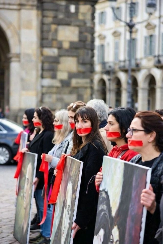 In piazza Vittorio 15 minuti di silenzio contro la violenza sulle donne