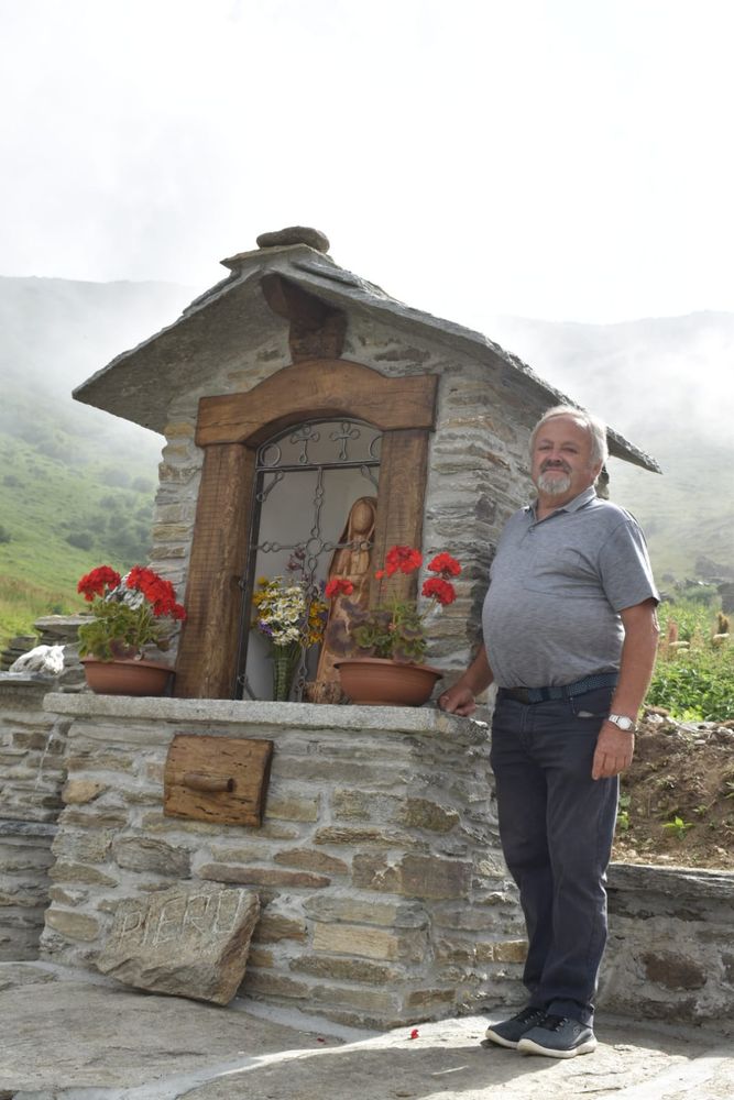 Il nuovo pilone votivo di Pian Croesio a Pian Munè di Paesana Il nuovo pilone votivo di Pian Croesio a Pian Munè di Paesana