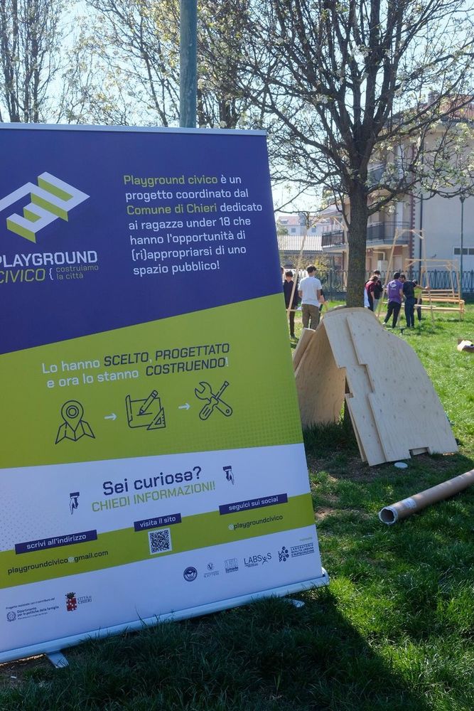 I giovani chieresi al lavoro per presentare il "Playground civico" I giovani chieresi al lavoro per presentare il "Playground civico"