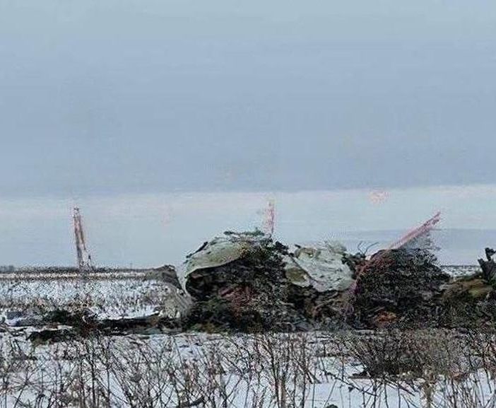 Kiev abbatte un aereo con sopra i suoi prigionieri: le possibili motivazioni politiche