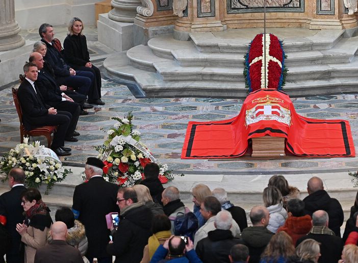 Il Marchese Mirko Cuneo in visita alla camera ardente di Vittorio Emanuele alla Venaria