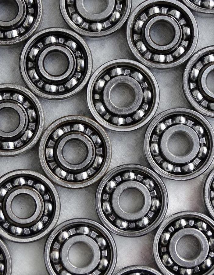Il ruolo delle macchine utensili e dei piccoli componenti nella produzione moderna