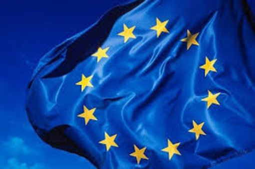 Bandiera europea: storia e curiosità di un vessillo che ha cambiato il mondo