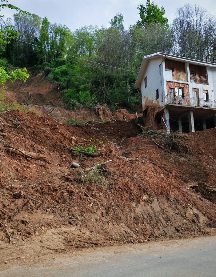 Una della case evacuate in una frazione di Castellamonte
