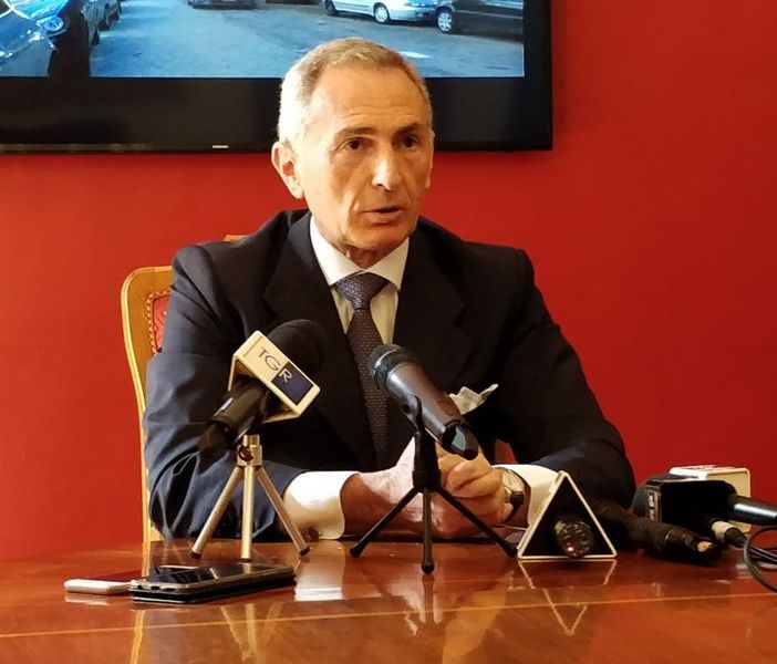 Disordini in piazza Castello, il questore di Torino: “Pagina nera per la città”