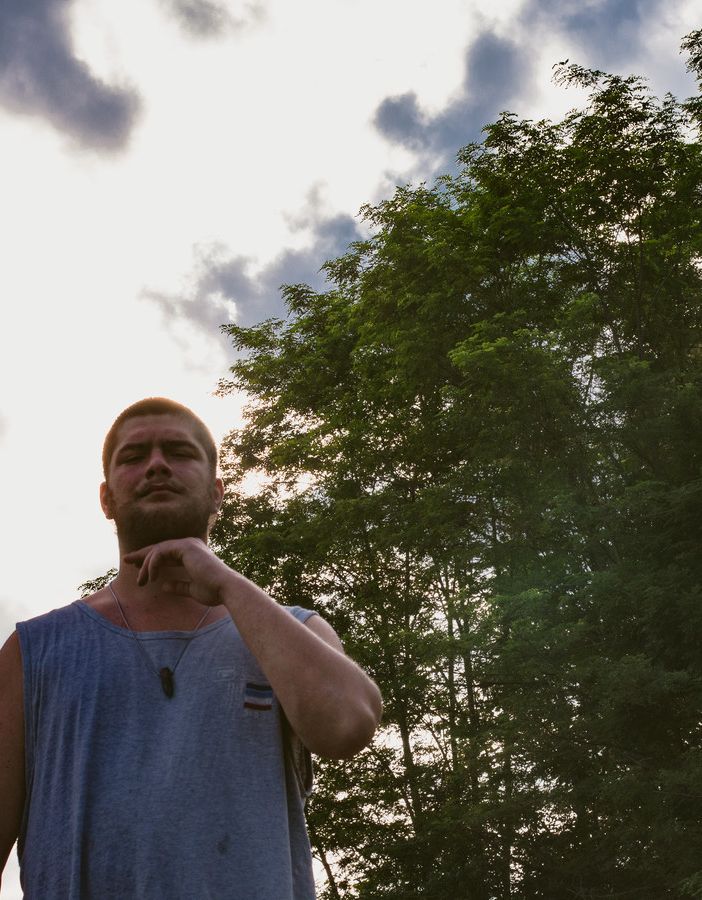 Falce, il rapper agronomo che tra politica e umanità narra la vita nell’hinterland dell’uomo