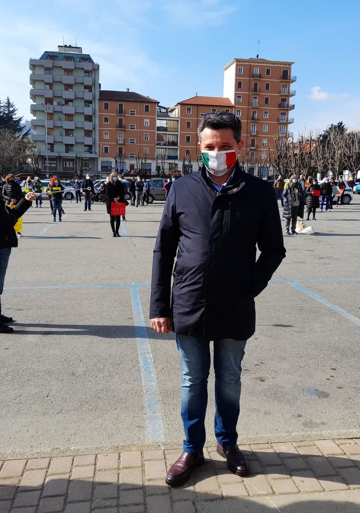 Commercianti in piazza a Cuorgnè, Fava: &quot;Sulle spalle delle partite Iva è stato caricato il peso della crisi provocata dalla pandemia&quot;