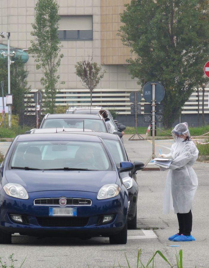 Le auto in coda a Settimo Torinese