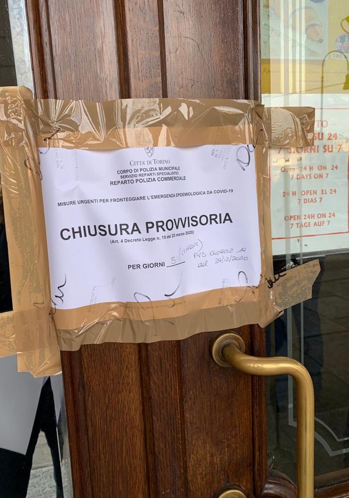 La chiusura del bar di via Cernaia