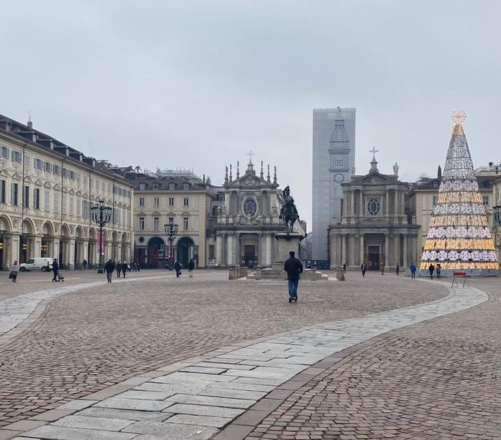 Le vie del centro di Torino semi-deserte a Natale 2020