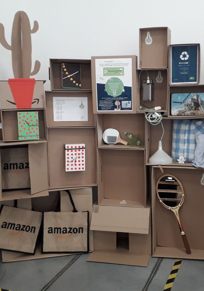 L’arte del riciclo creativo conquista il centro Amazon di Torrazza Piemonte