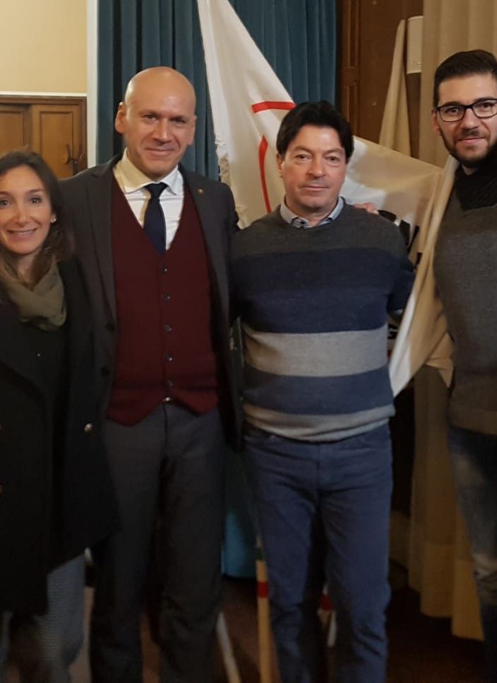 Da sinistra: il consigliere regionale Davide Bono, la Senatrice Jessica Costanzo, il consigliere regionale Giorgio Bertola, Rino Sinopoli referente M5S di Brandizzo, il consigliere comunale di Chivasso Fabio Cipolla, la Deputata Celeste D’Arrando.