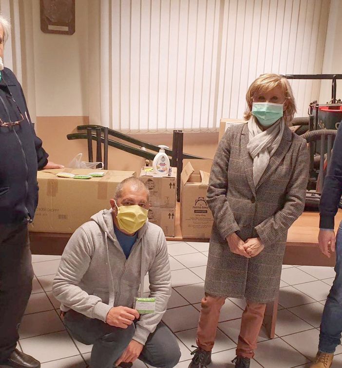 In foto Bruno Borsano, presidente della Cri, Davide Avanzato, degli Amici dei Vigili del fuoco, Donatella Tubino della Lilt e Giovanni Mirabella di Hope Running