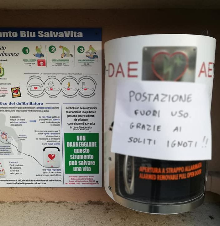 Il defibrillatore danneggiato
