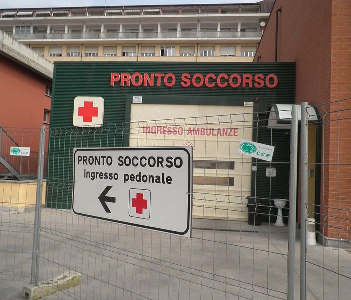 Covid, la Regione: &quot;Test rapidi per tutti e ossigeno domiciliare per ridurre il numero di ricoveri&quot;