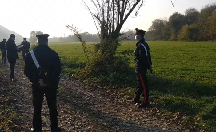 Mistero a Chivasso, trovato un cadavere in mezzo alla campagna