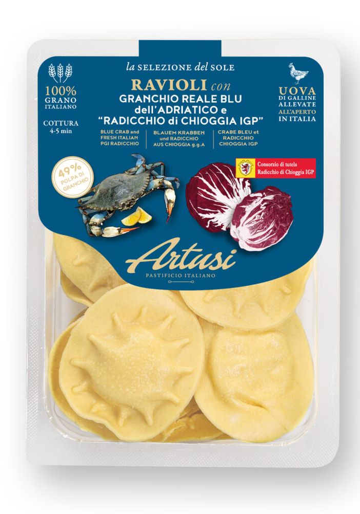 Il granchio blu reale nel ripieno di pasta Artusi
