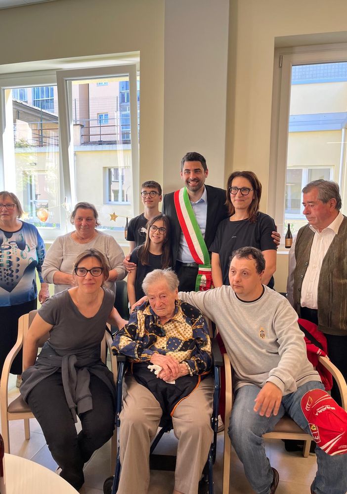 Festeggiati anche dal sindaco di Grugliasco i 100 anni di 'nonna Maria'