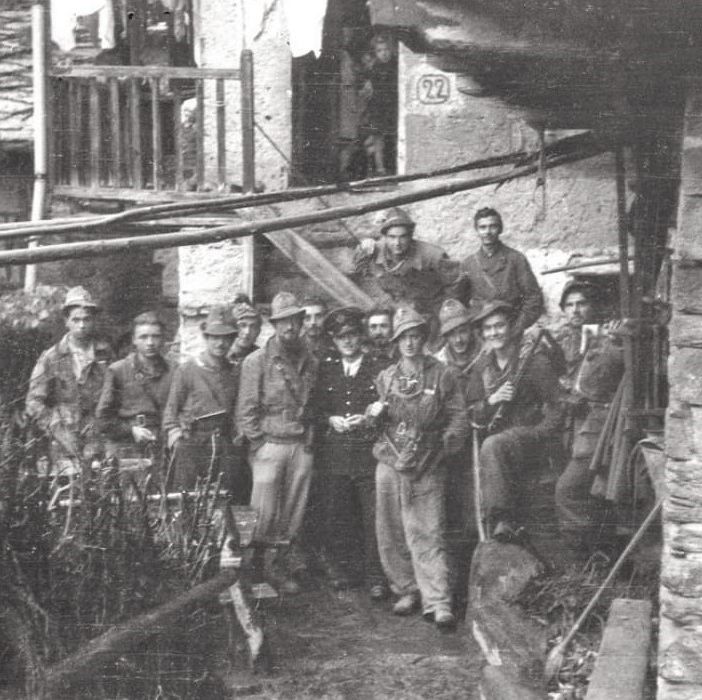 Inverno 1944-1945: uomini della banda di Francesco Dema e Fiore Toye a Perosa Argentina