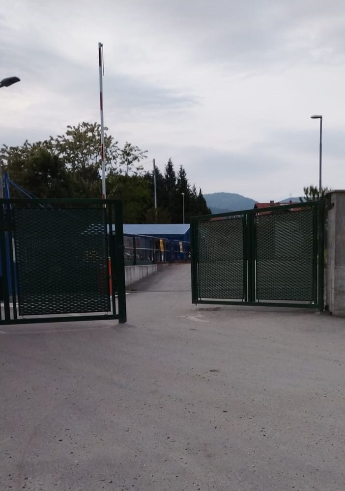 La porta aperta ieri sera all’ecoisola di Luserna San Giovanni