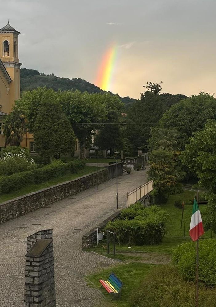 Nei giorni scorsi è toccato alla panchina per la pace: nuova ondata di atti vandalici a Torre Pellice