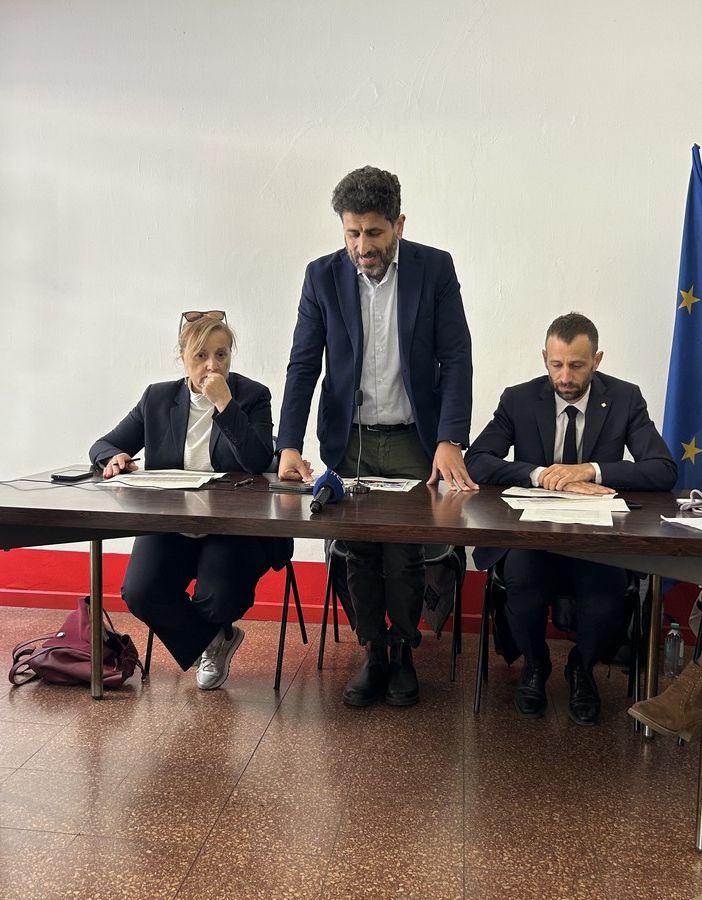 Camici bianchi in fuga. Pd all’attacco: “Negli anni di Giunta Cirio persi 1000 medici”