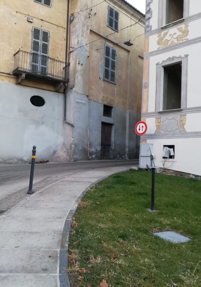 La strettoia in centro a Bricherasio