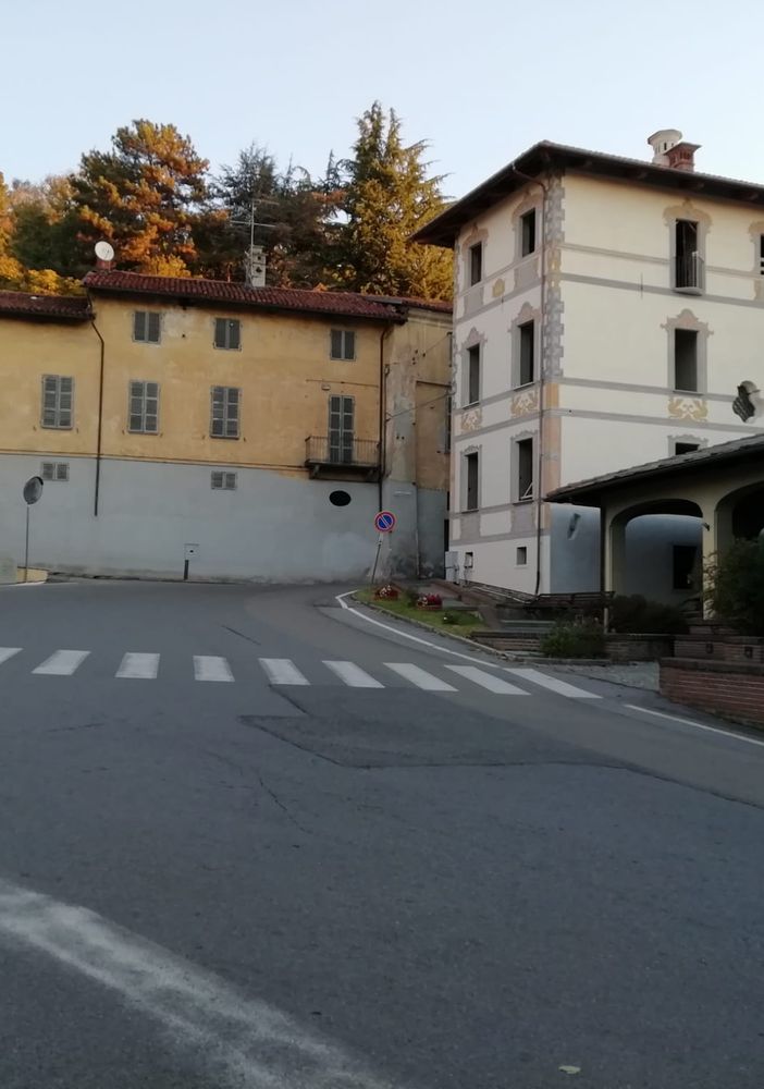 Bricherasio prepara un nuovo marciapiede a misura di carrozzine e sedie a rotelle