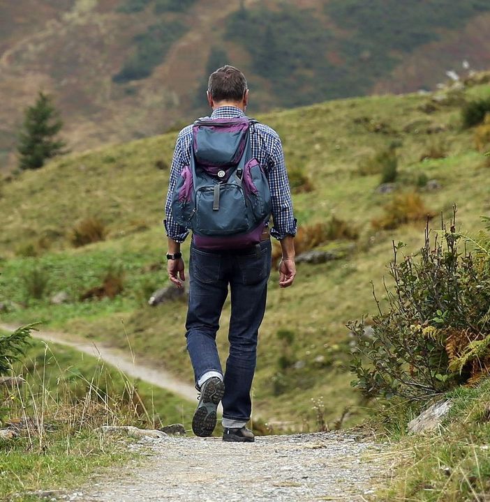 In Val Pellice si ‘chamina’ ascoltando storie e curiosità in occitano