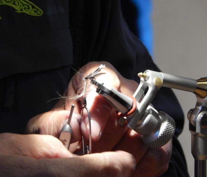 La costruzione di un’esca per la pesca a mosca