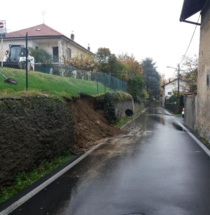 Crolla una parte di muretto: Cumiana chiude un tratto di via Chisola