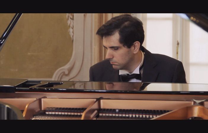 Fabrizio Sandretto al piano