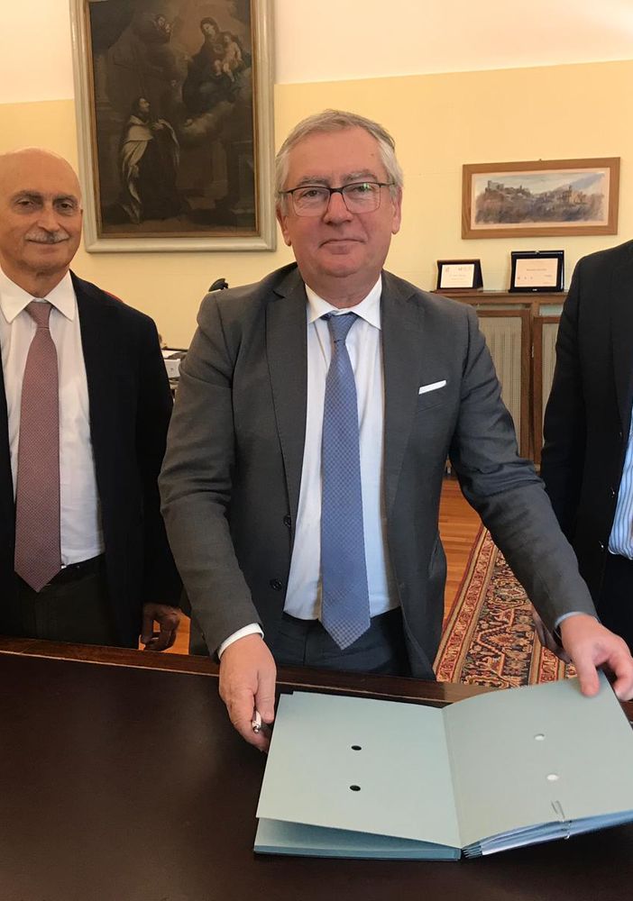 Boraso e Rocchi alla firma (il secondo e terzo da sinistra).