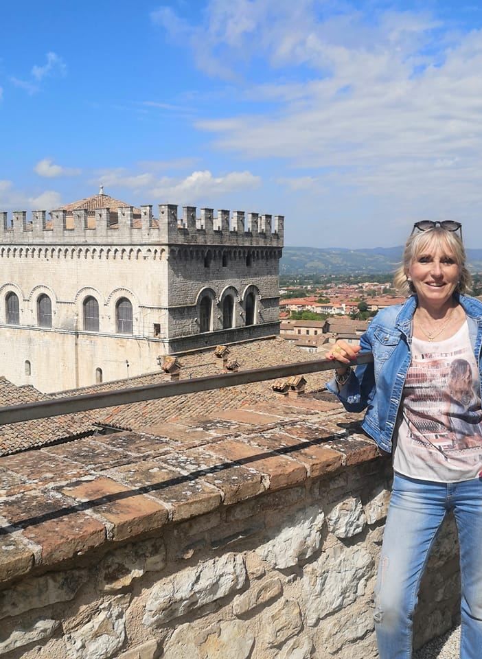Mariangela Darò a Gubbio, uno dei suoi luoghi del cuore