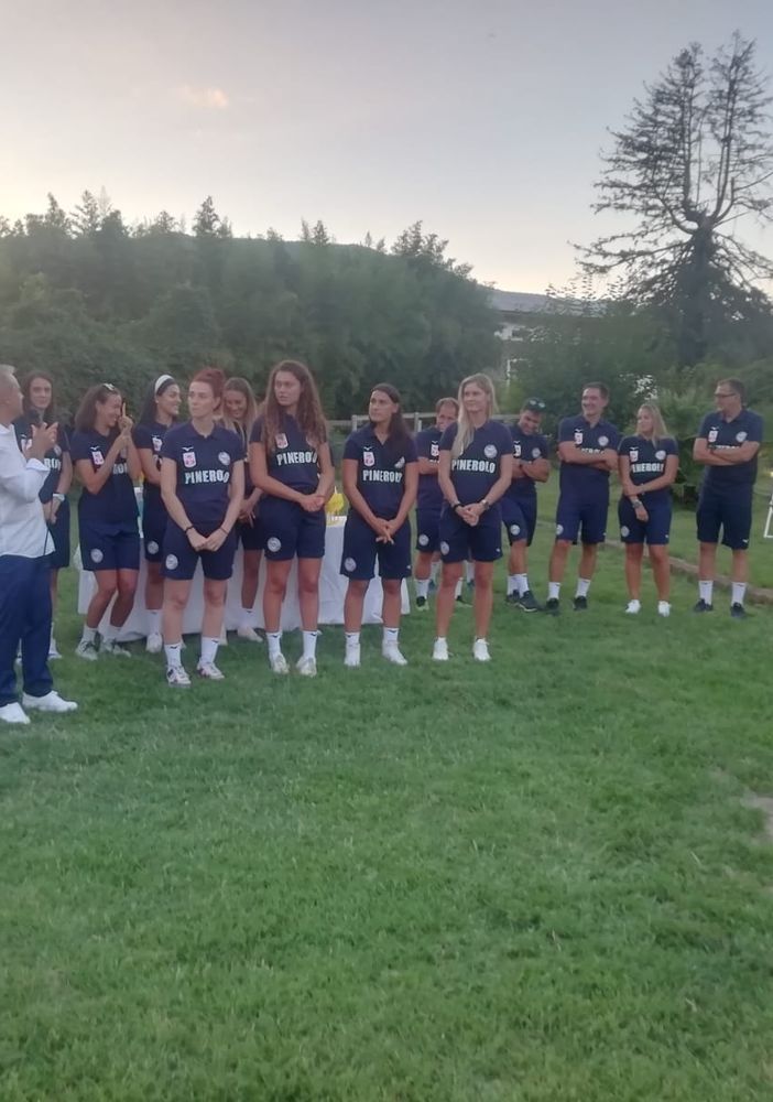 I tifosi 'scaldano' il nuovo team della Wash4Green Pinerolo per il 'grande salto'