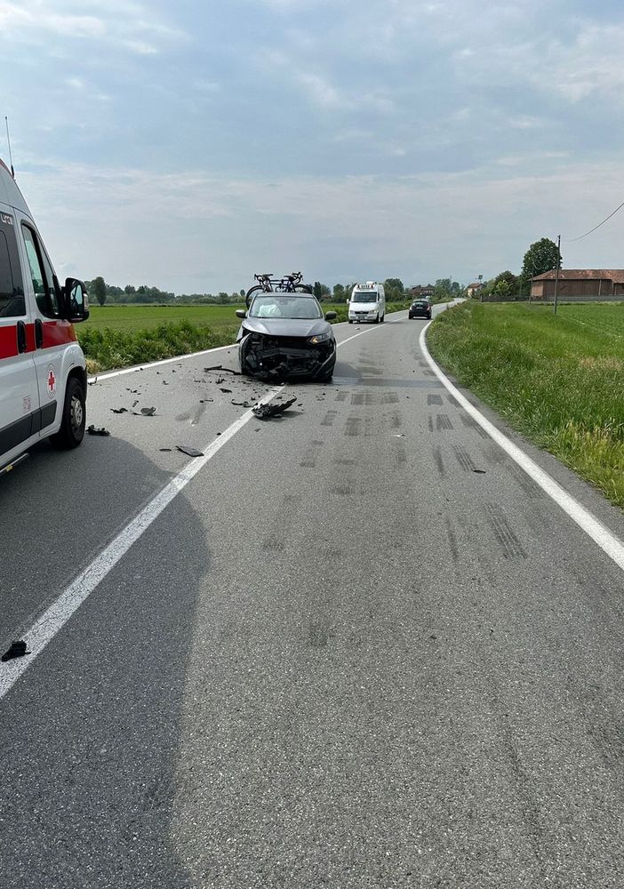 Schianto tra Vigone e Villafranca Piemonte: un uomo perde la vita in moto
