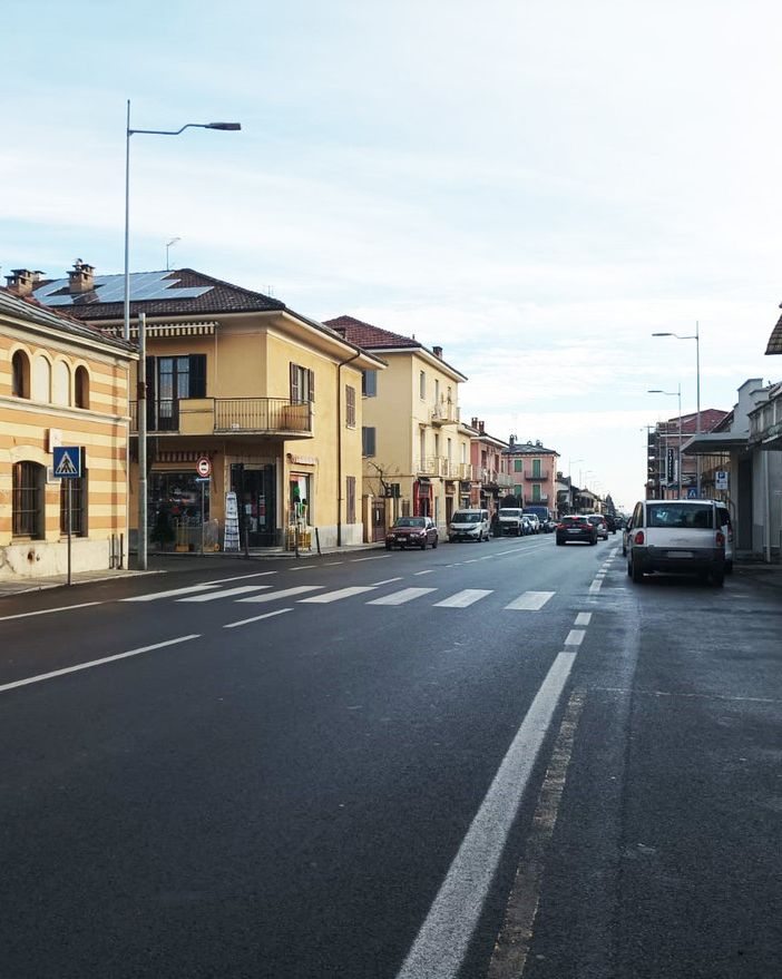 L’attraversamento pedonale vicino a piazza Partigiani