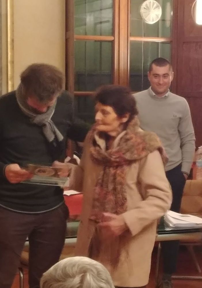 Nella Surra alla premiazione per la cessazione dell'attività